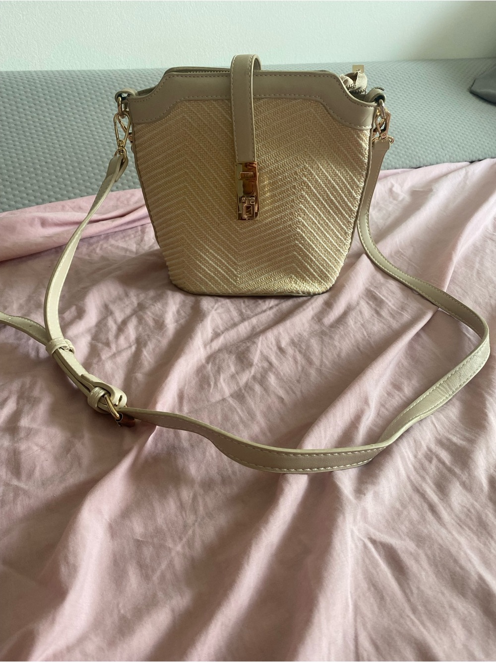 Cream Chevron Crossbody Shoulder Bag with Gold Hardware